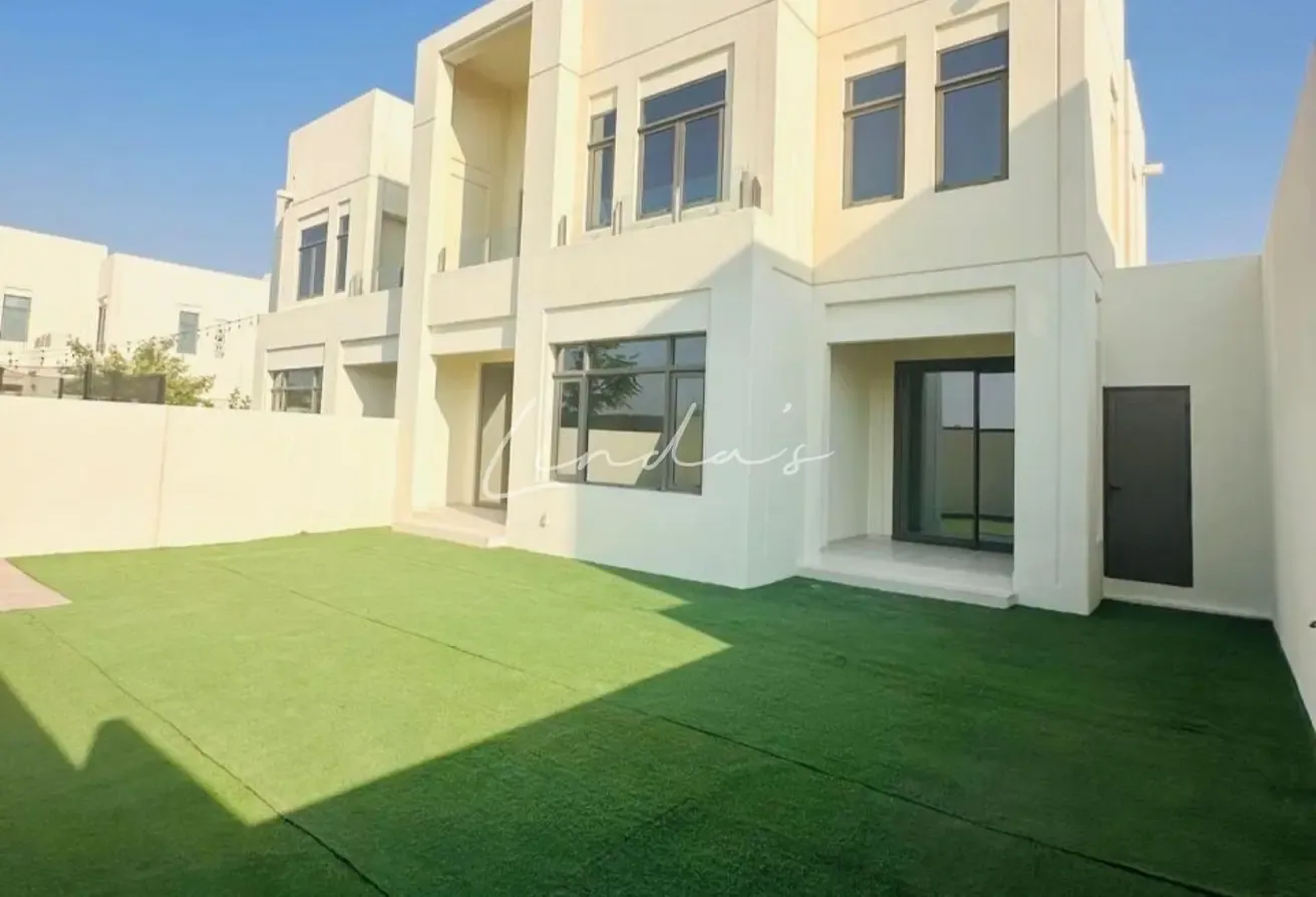 Single row |Ready to Move In  | Spacious 4 BR + Maid | Type  E