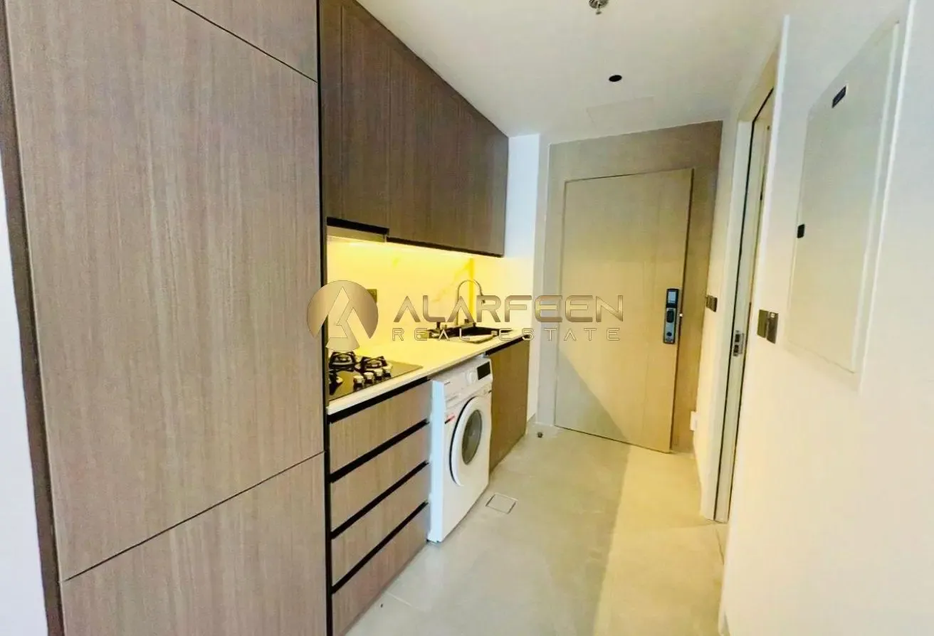 Brand New Studio| Modern Living| Kitchen Appliance