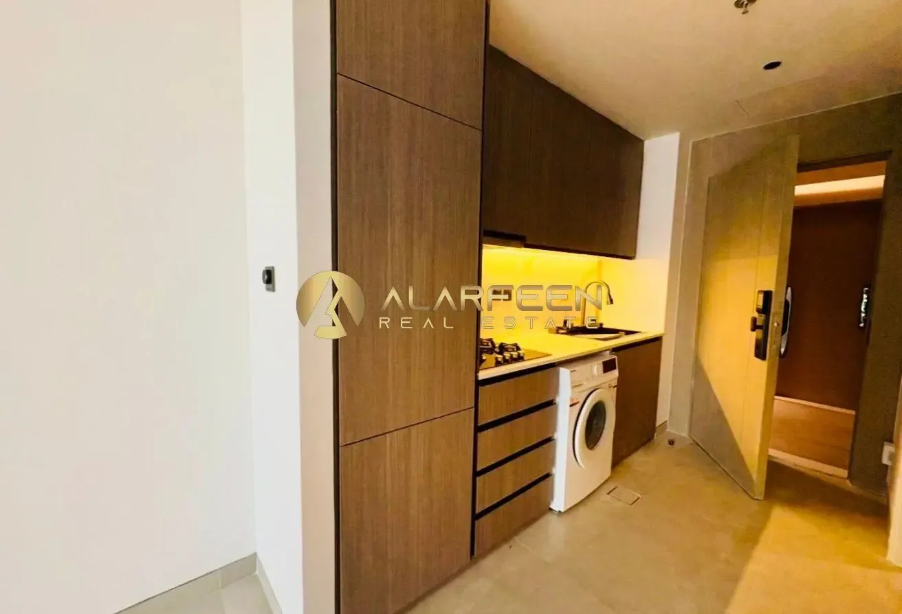 Brand New Studio| Modern Living| Kitchen Appliance
