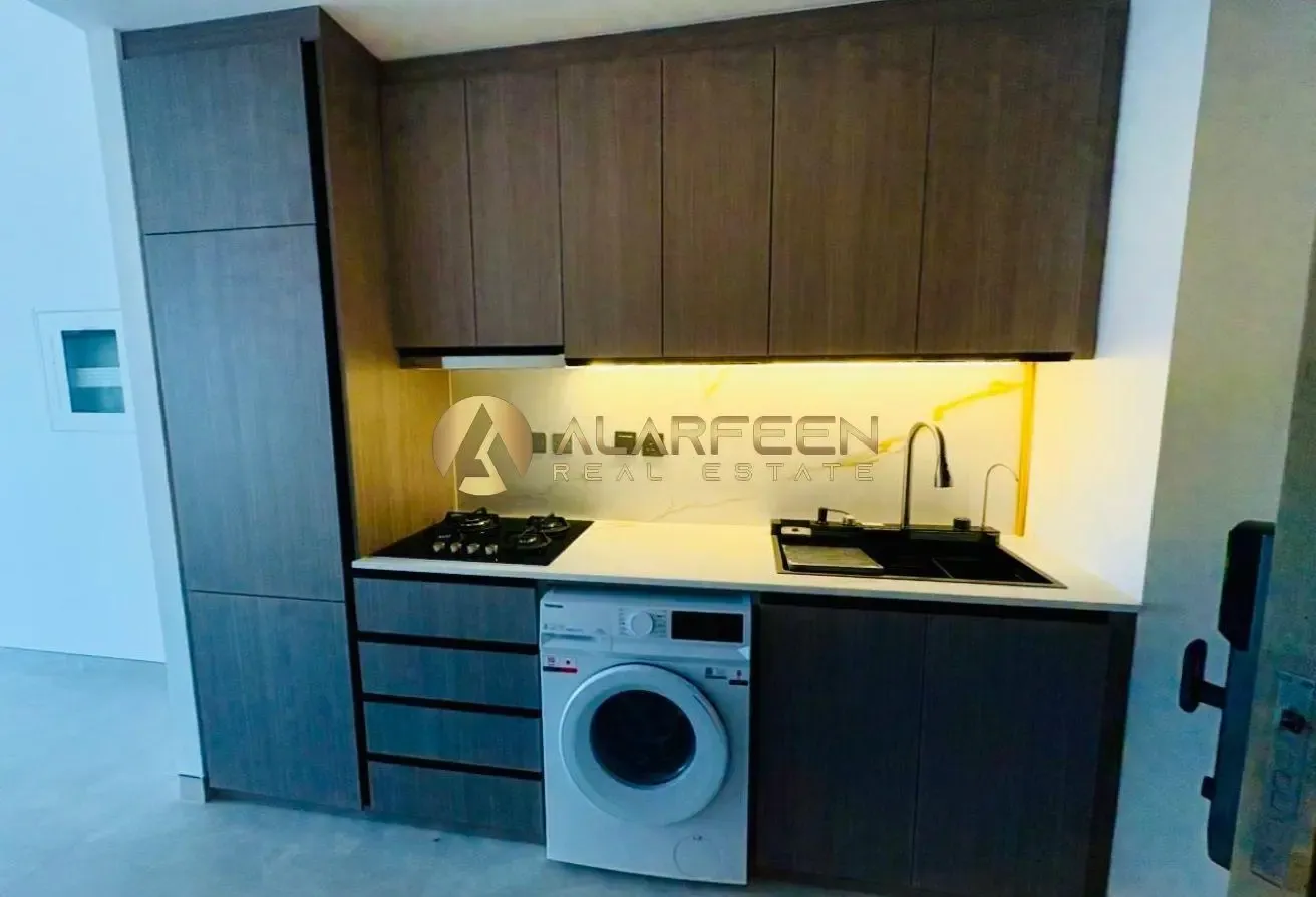 Brand New Studio| Modern Living| Kitchen Appliance