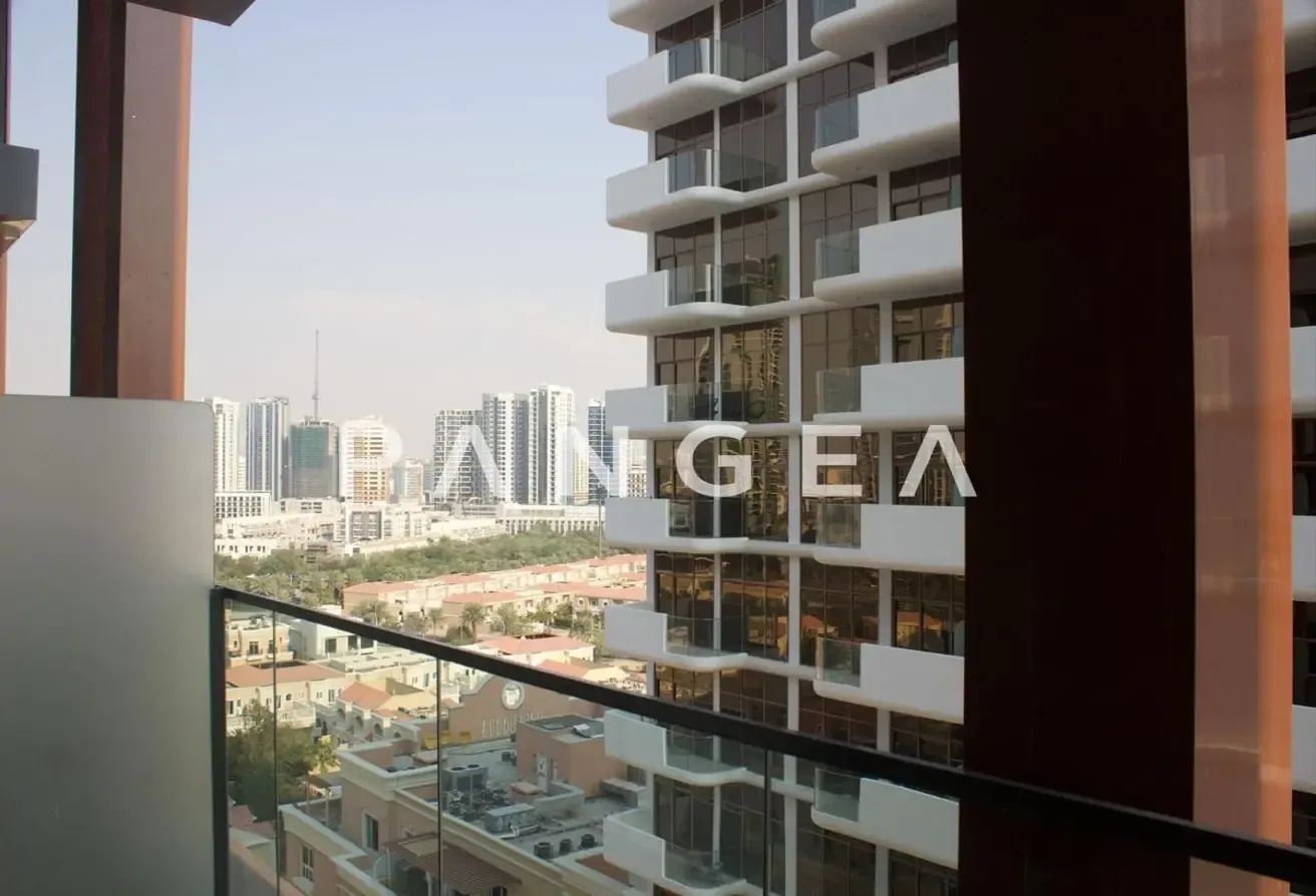 Up to 6 Cheques | Brand New | Middle Floor