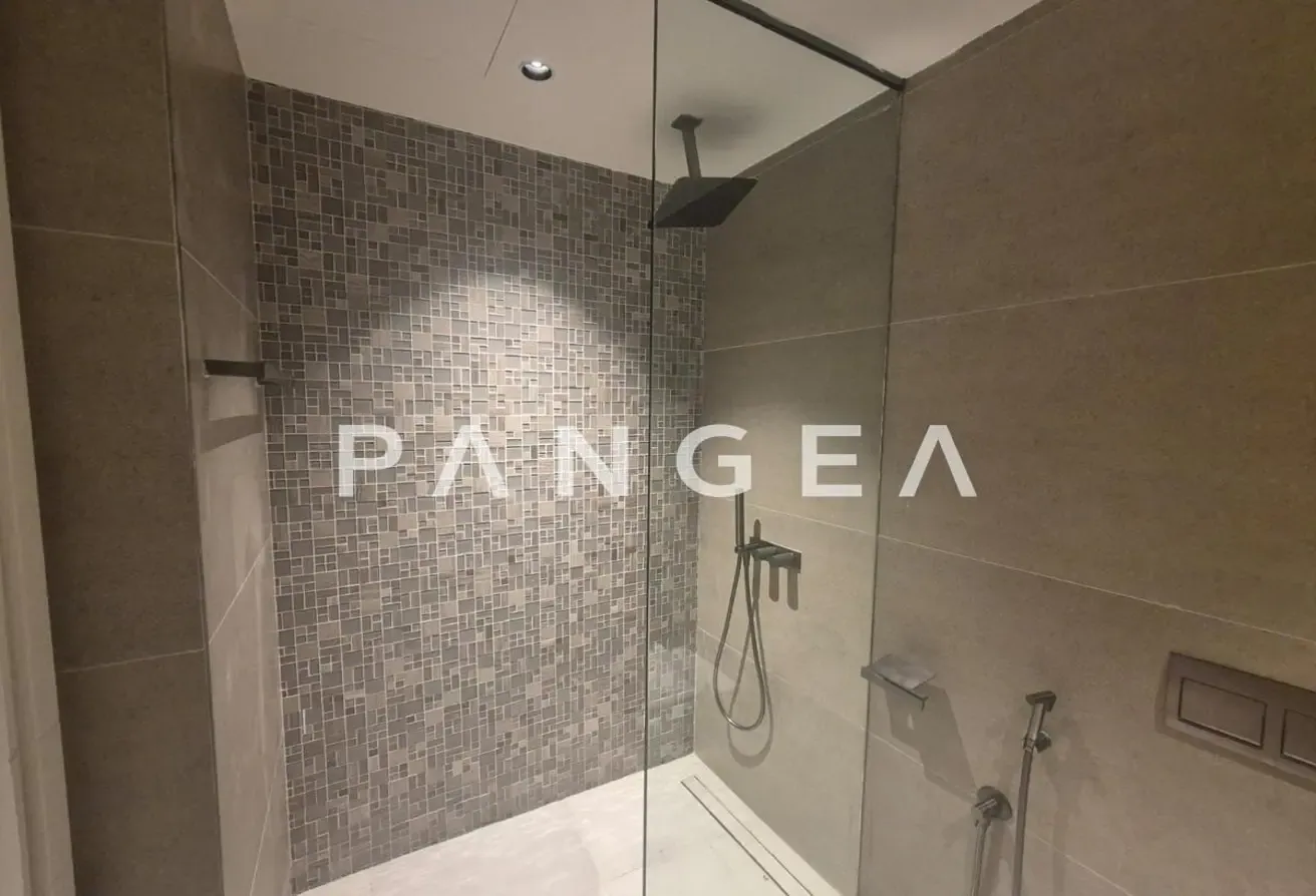 Up to 6 Cheques | Brand New | Middle Floor