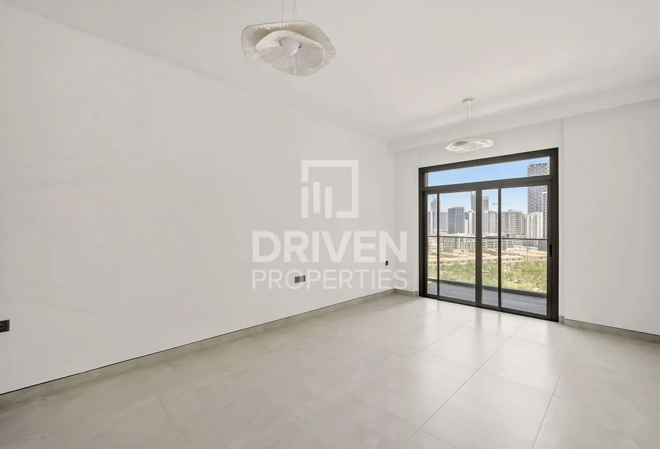 Resale | Unique Layout and Boulevard View