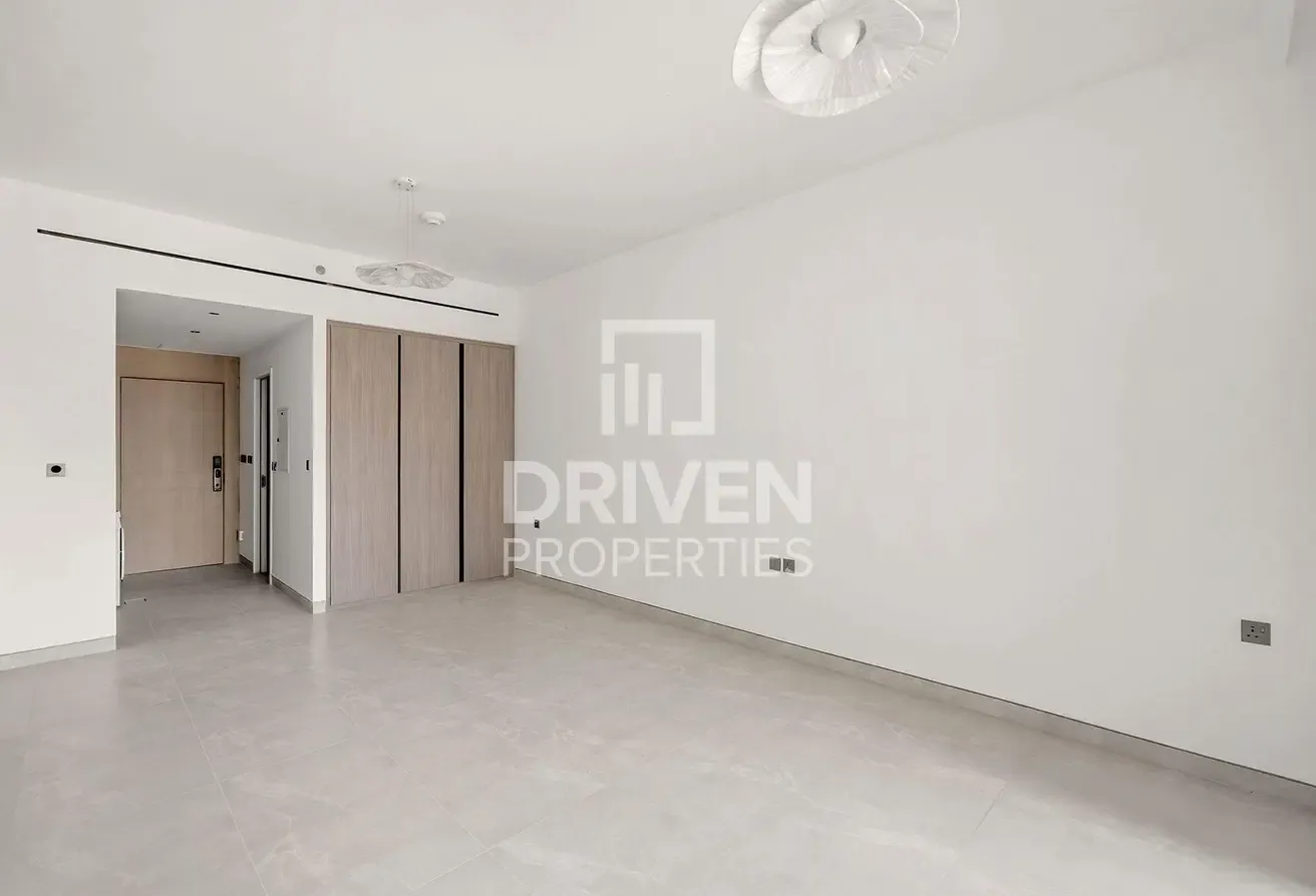 Resale | Unique Layout and Boulevard View