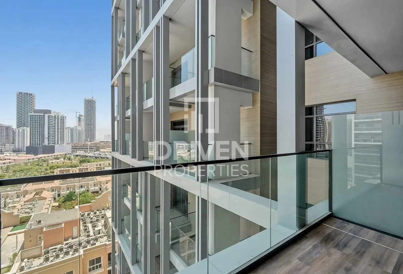 Resale | Unique Layout and Boulevard View