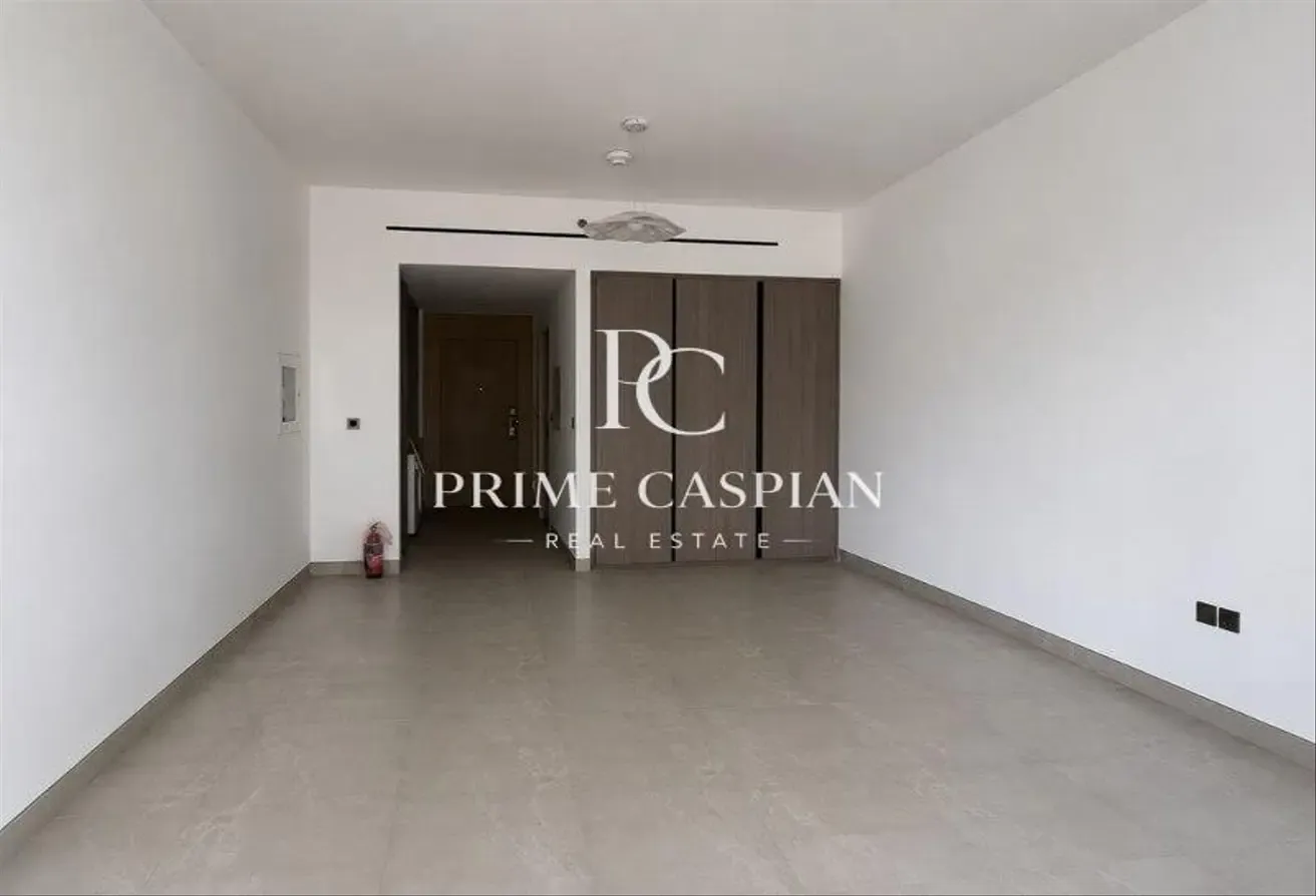 STUDIO | UNFURNISHED | READY | OPTION OPEN