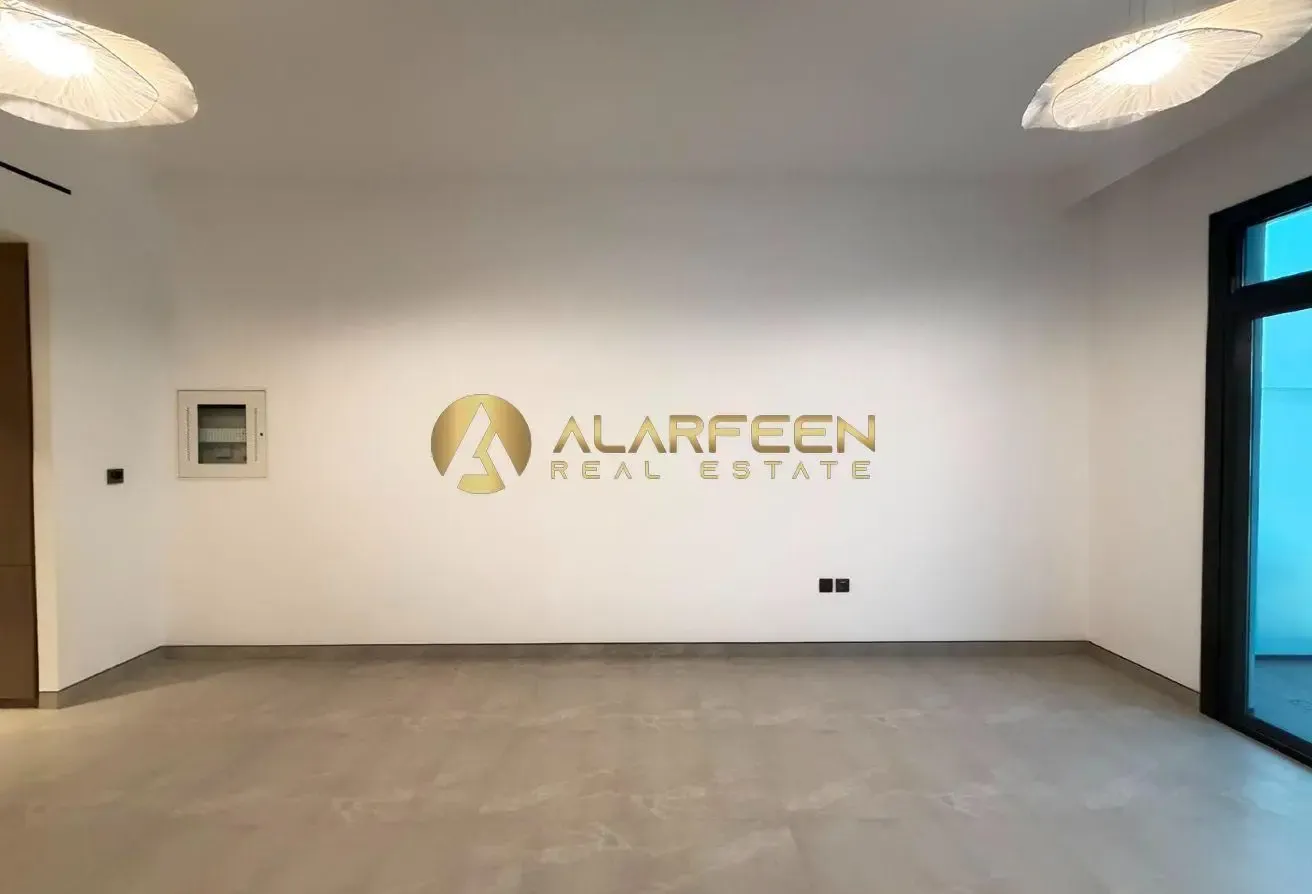 Band New Studio |  | Biggest Layout |  Vacant Now
