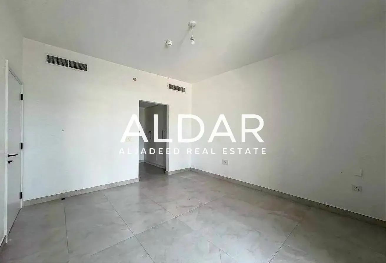 Well Maintained | Open Kitchen | Vacant | Spacious