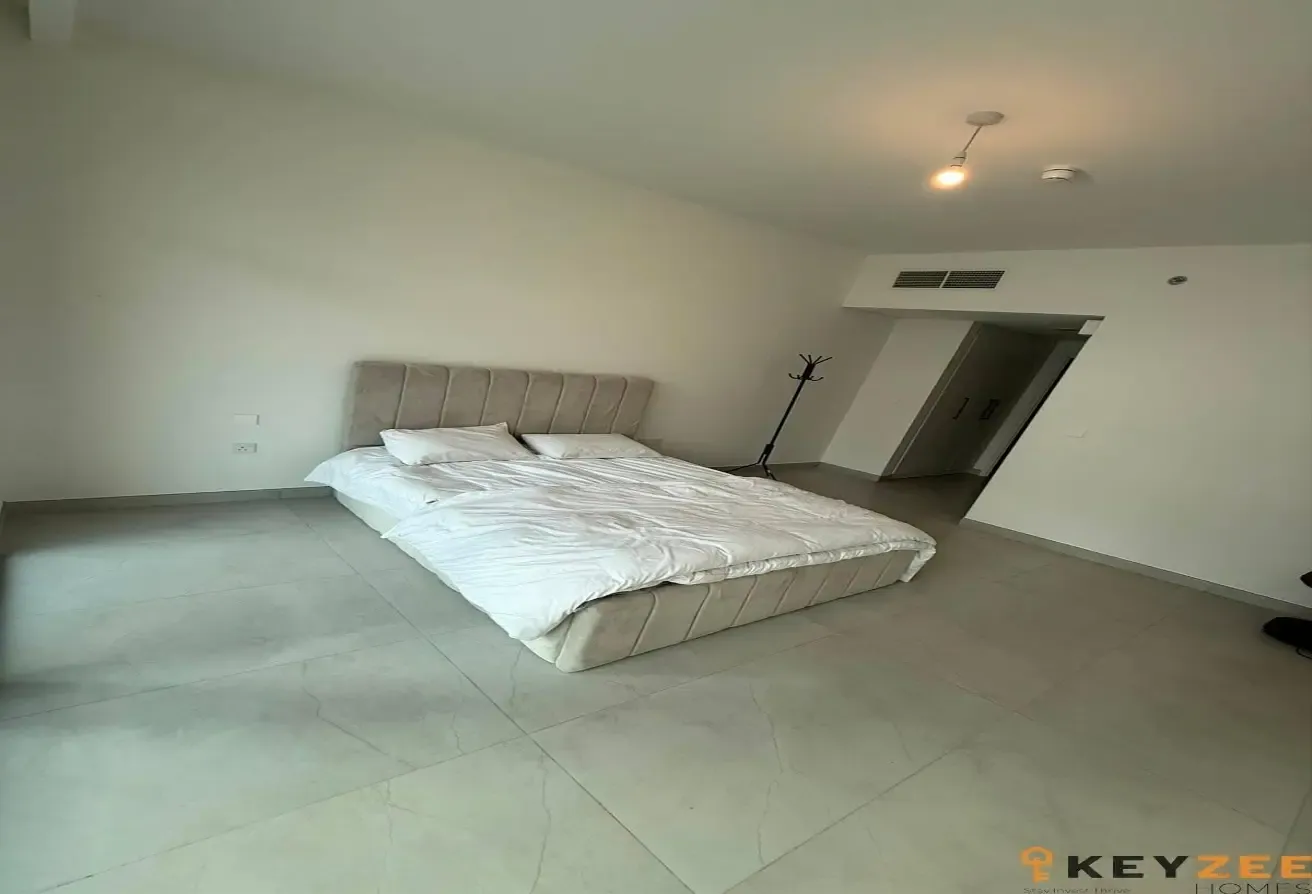 FURNISHED - READY TO MOVE IN - MODERN LAYOUT