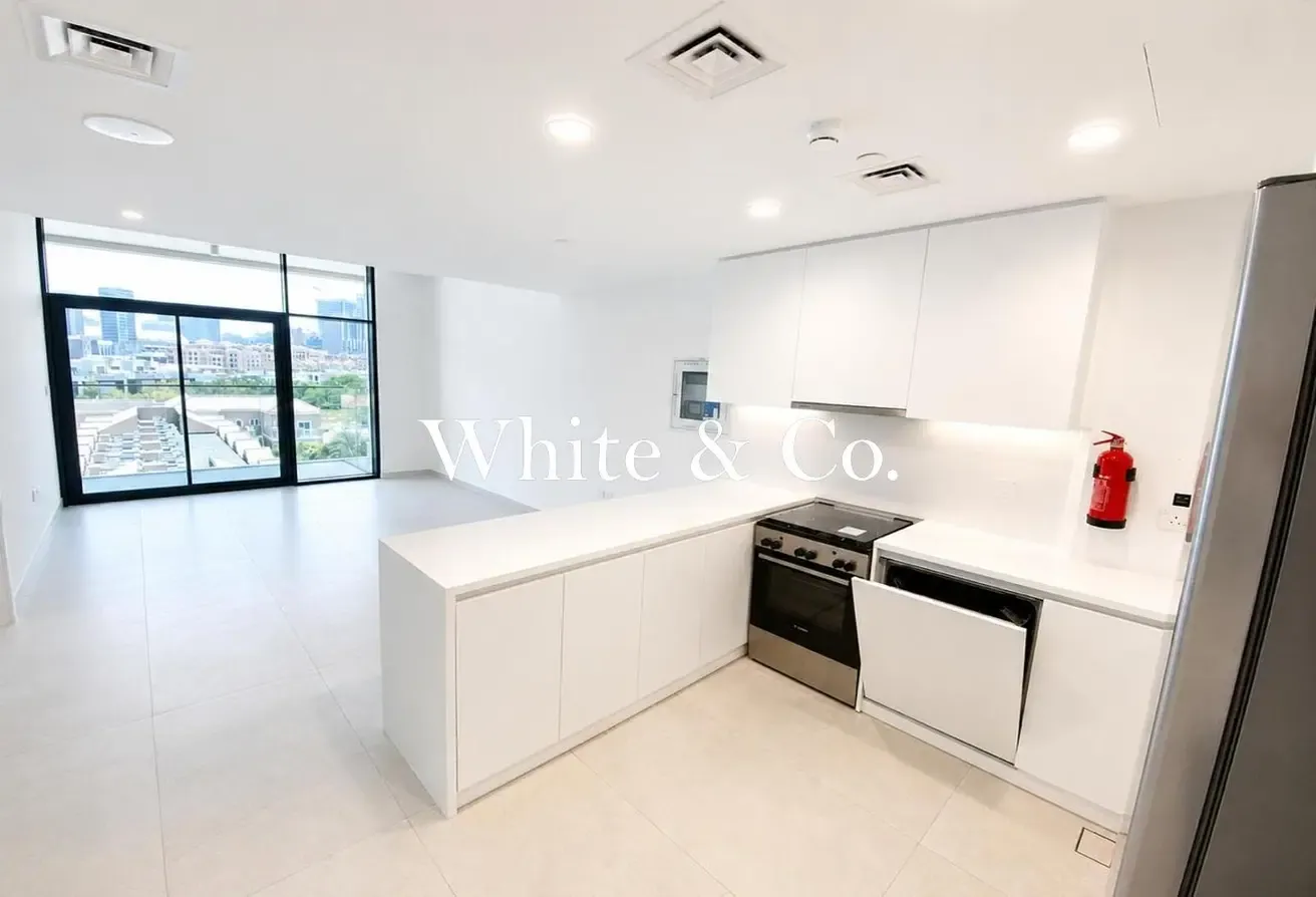 BRAND NEW | VILLA VIEWS | SPACIOUS LAYOUT