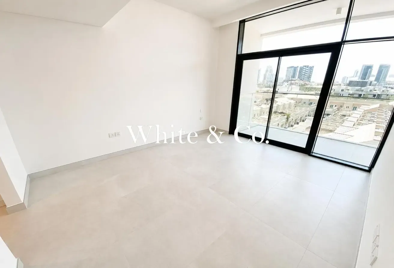 BRAND NEW | VILLA VIEWS | SPACIOUS LAYOUT