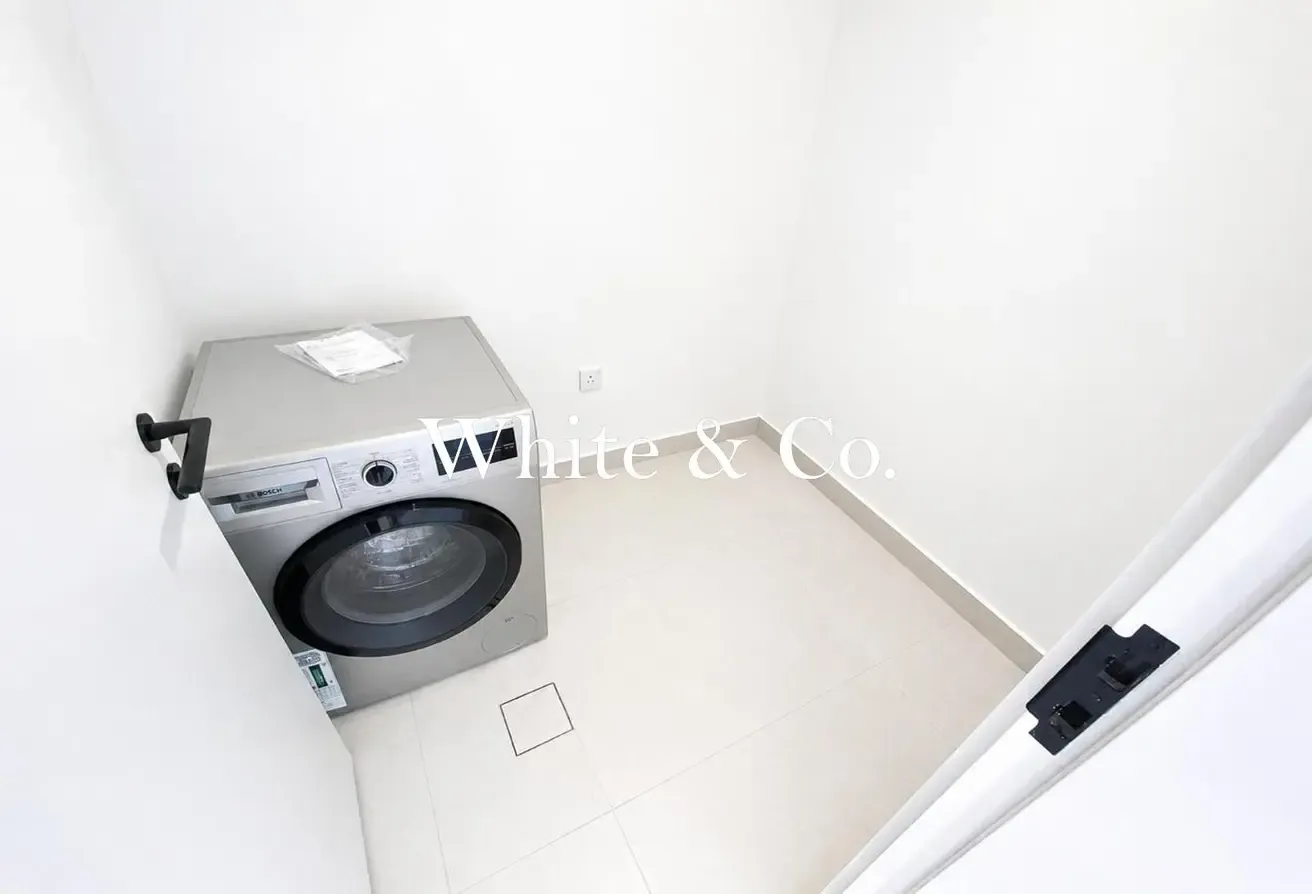 BRAND NEW | VILLA VIEWS | SPACIOUS LAYOUT