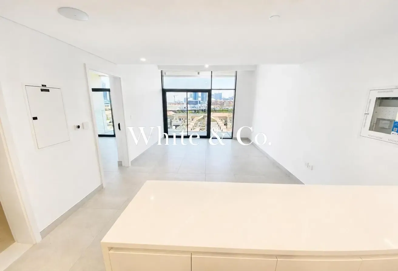 BRAND NEW | VILLA VIEWS | SPACIOUS LAYOUT