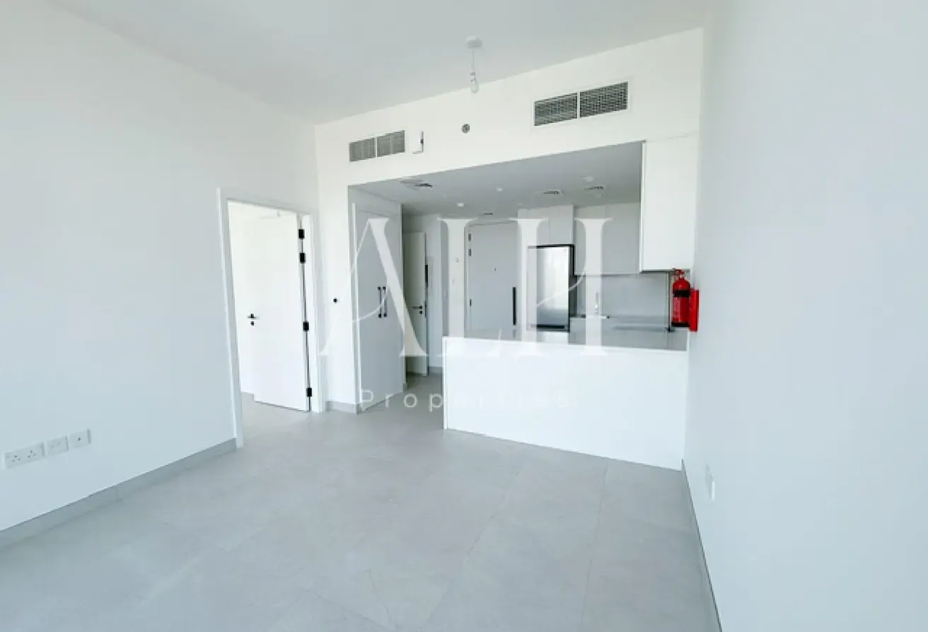 Villa View | Top Floor | Spacious | Ready to Move