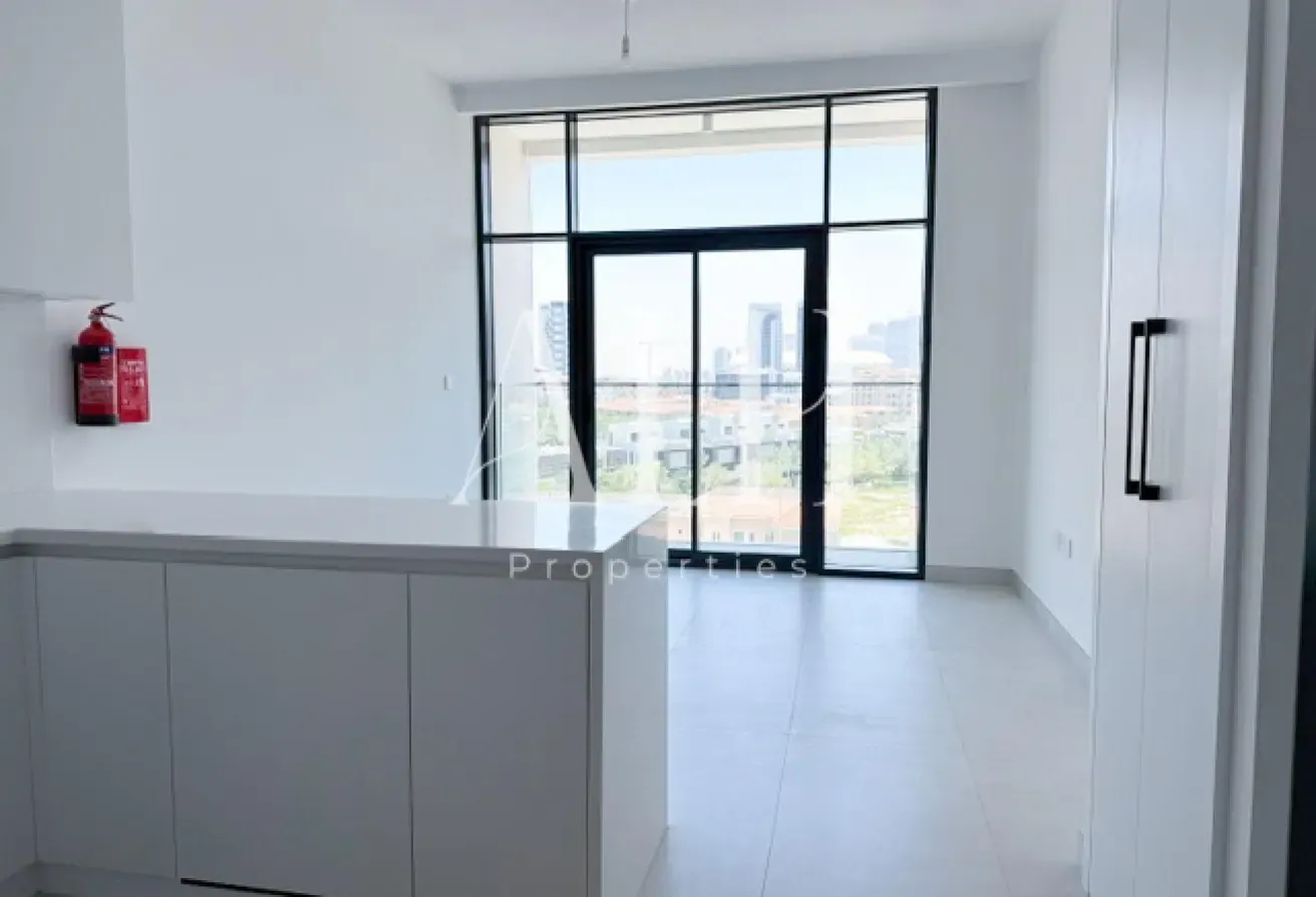 Villa View | Top Floor | Spacious | Ready to Move