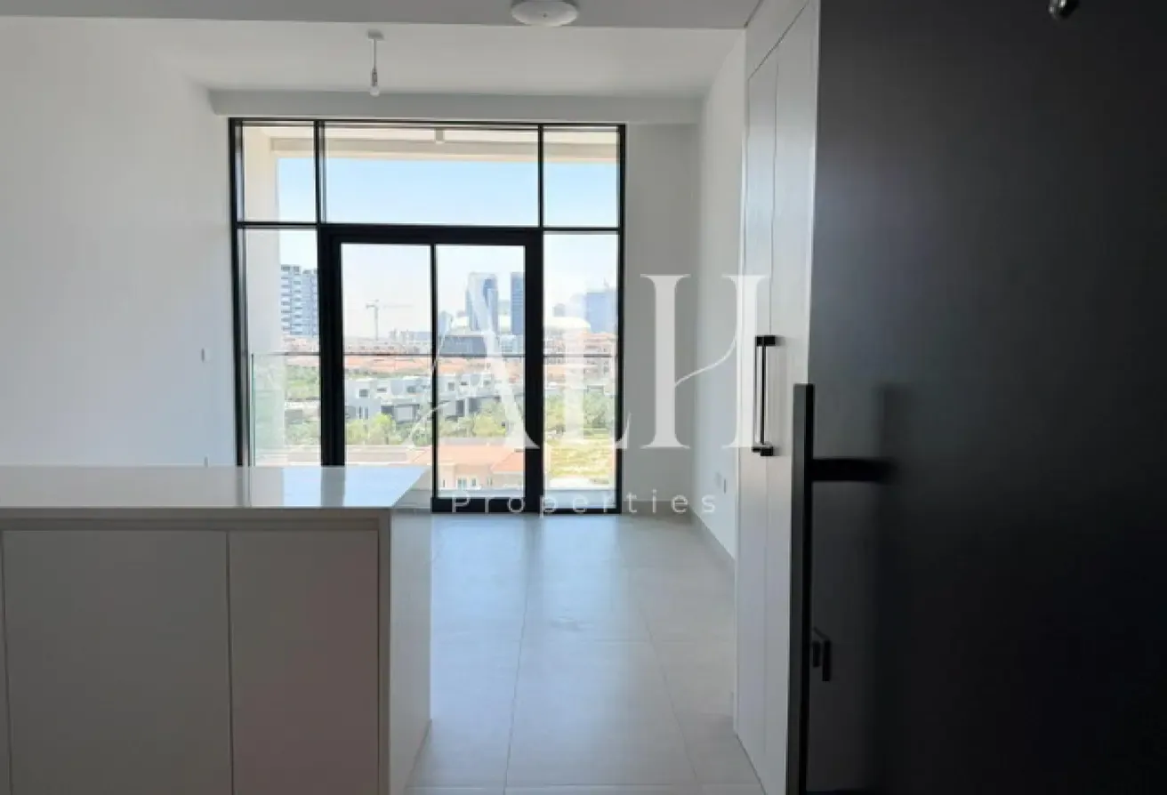 Villa View | Top Floor | Spacious | Ready to Move