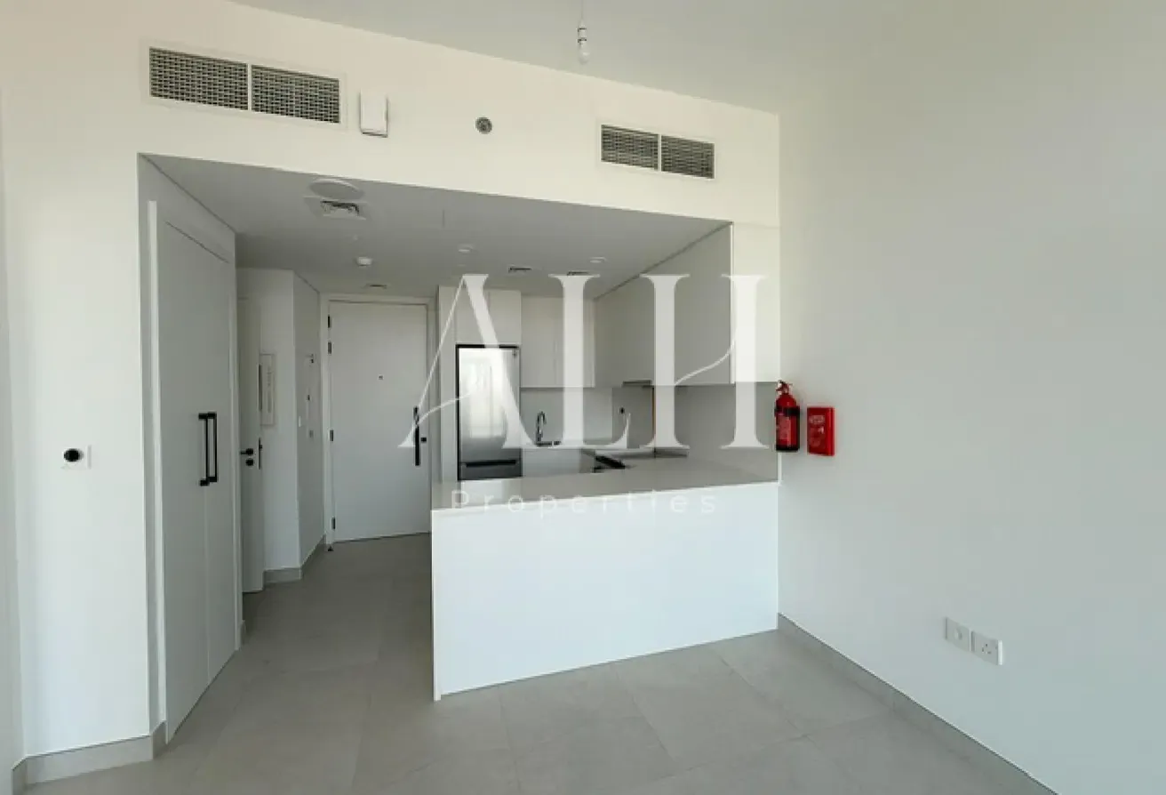 Villa View | Top Floor | Spacious | Ready to Move
