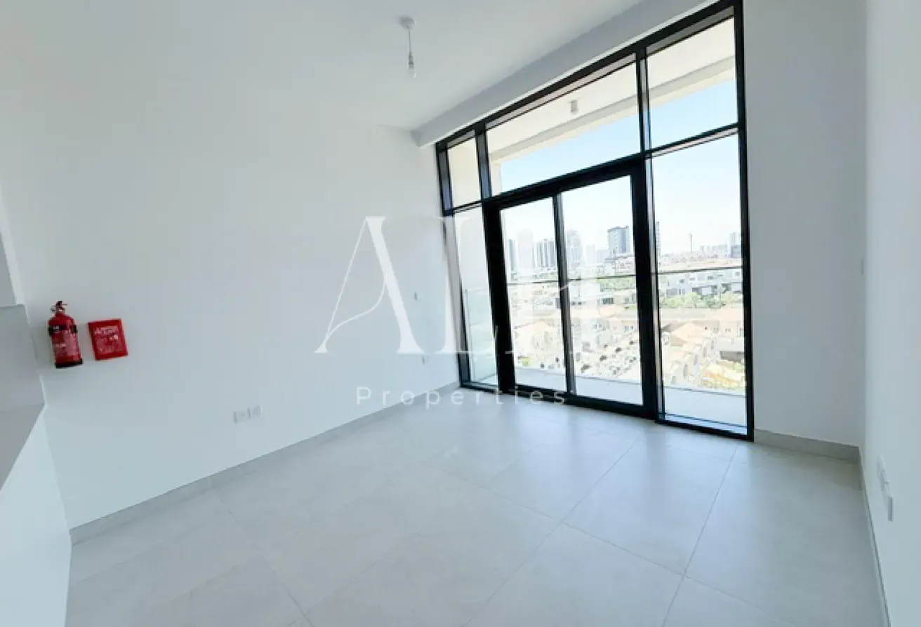 Villa View | Top Floor | Spacious | Ready to Move