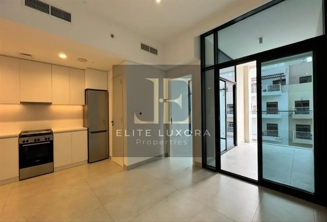 Elegant  Apartment|Balcony|RoadView|Built Wardrobe