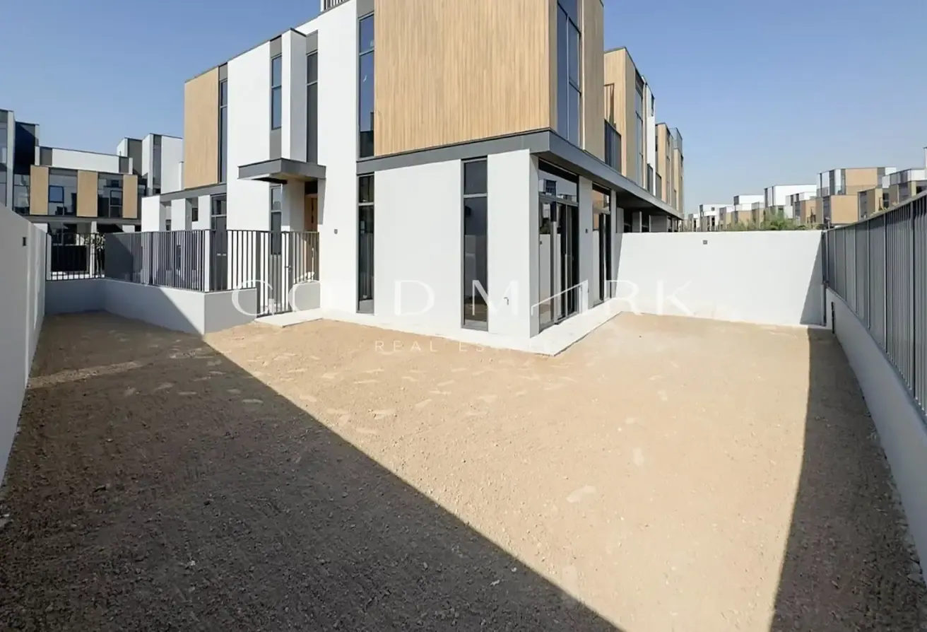 Big  Plot | 4BR G+2 | Ready  to  Move In