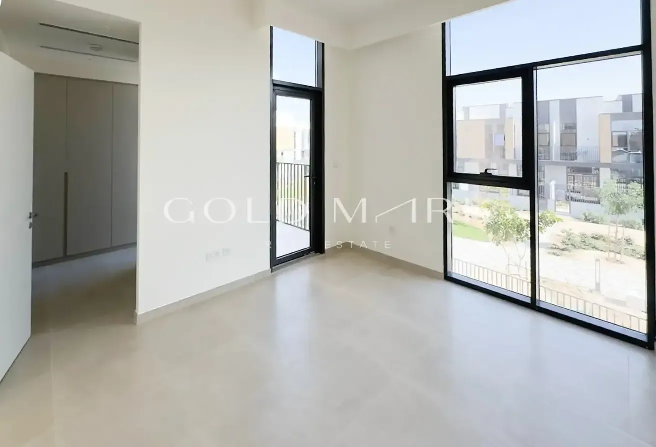 Big  Plot | 4BR G+2 | Ready  to  Move In