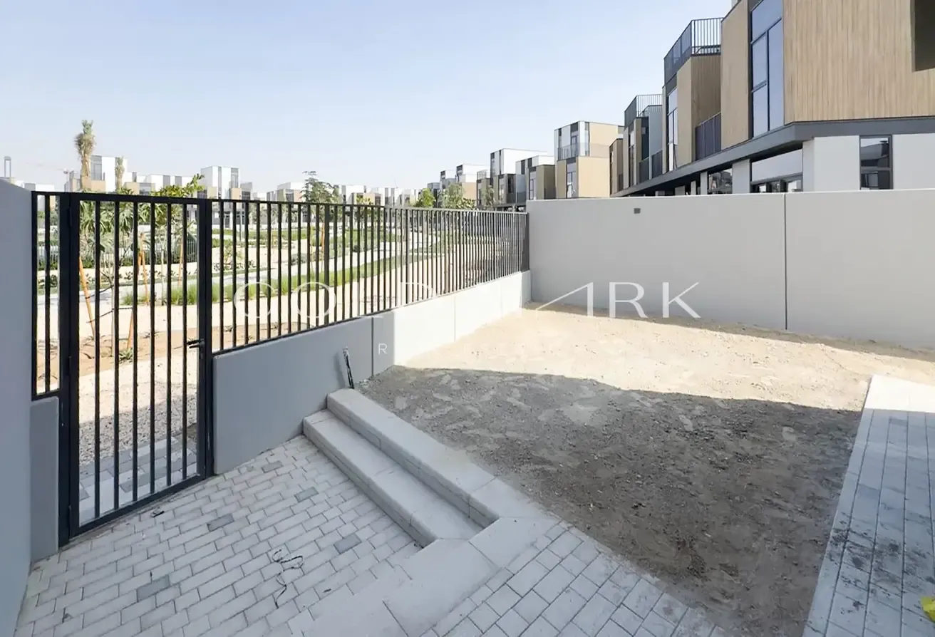 Big  Plot | 4BR G+2 | Ready  to  Move In