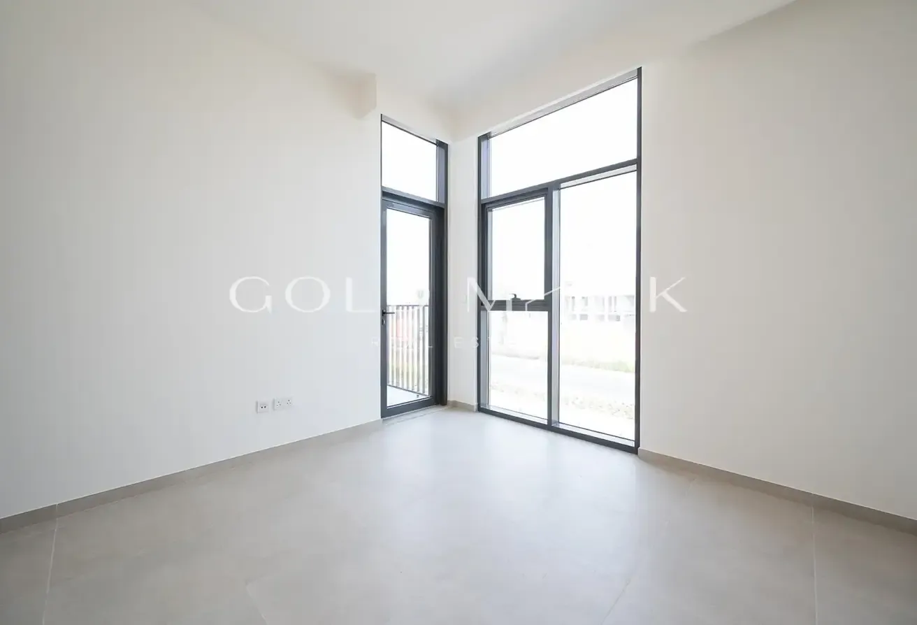 Brand New  | Ready To Move | Good Location