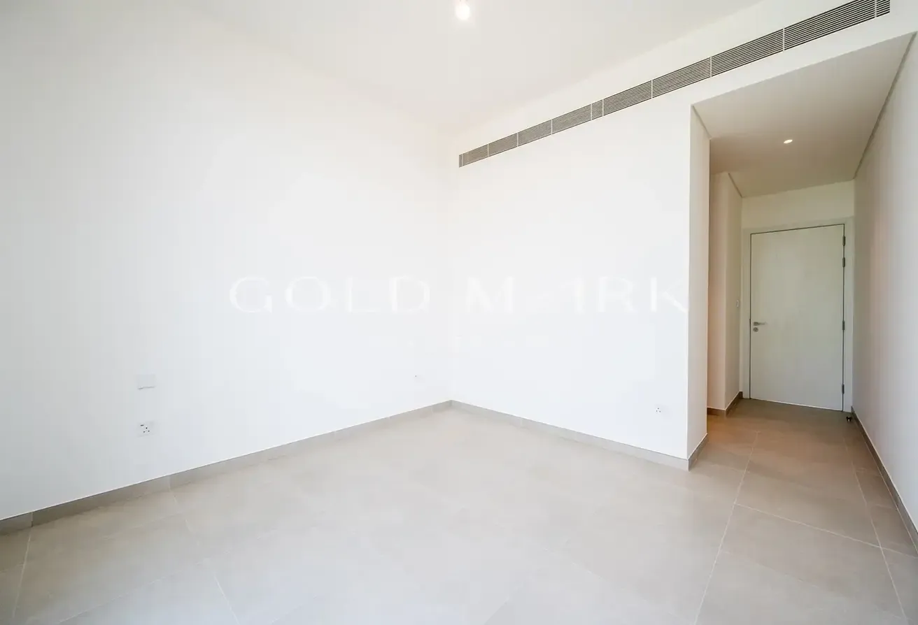Brand New  | Ready To Move | Good Location
