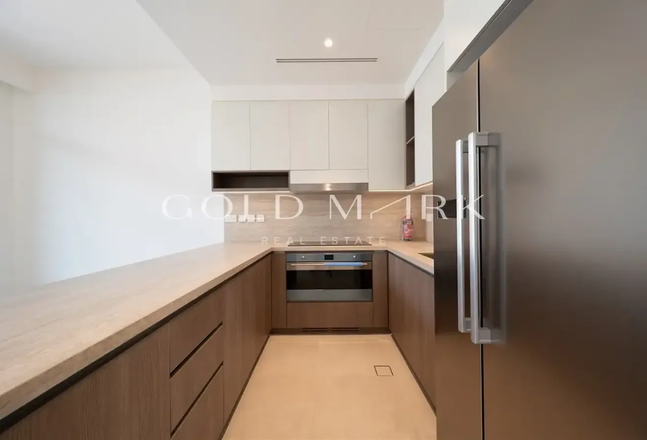Facing Park| Prime location| Ready to Move