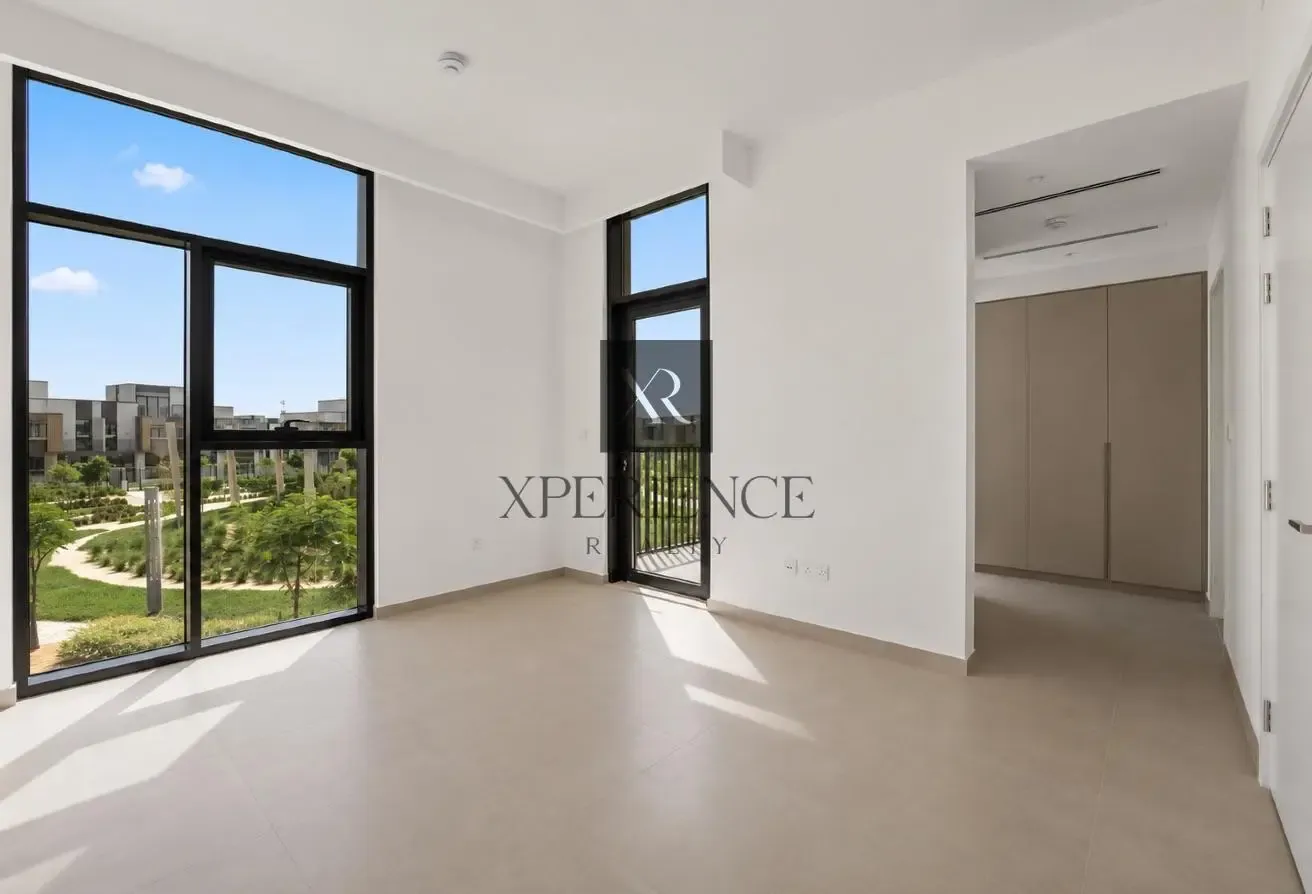 READY TO MOVE | HUGE PLOT | BRAND NEW | NEAR PARK