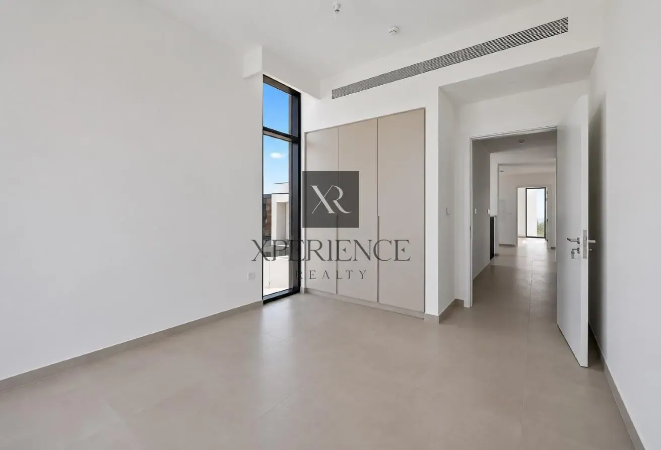 READY TO MOVE | HUGE PLOT | BRAND NEW | NEAR PARK