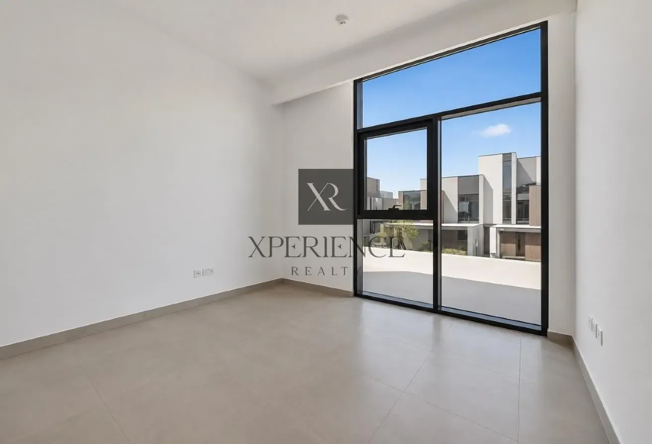 READY TO MOVE | HUGE PLOT | BRAND NEW | NEAR PARK