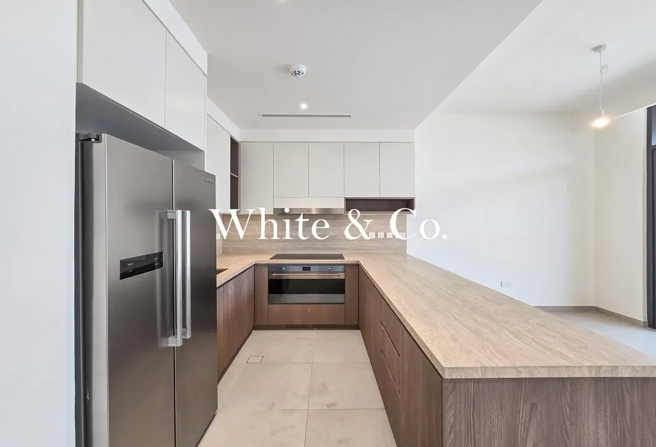 Greenbelt |  Rare G+2 Villa | Family Room