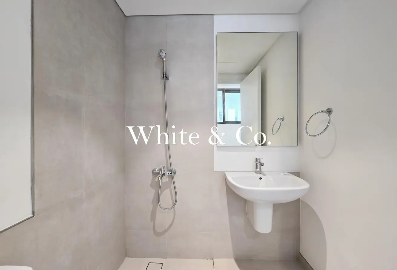 Greenbelt |  Rare G+2 Villa | Family Room