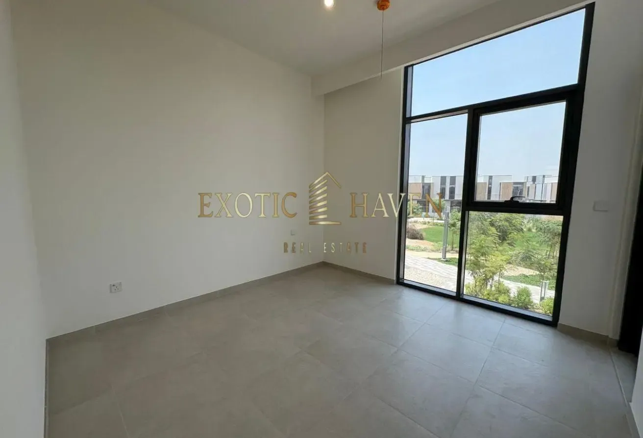 Brand New | Single Row | Ready to Move In