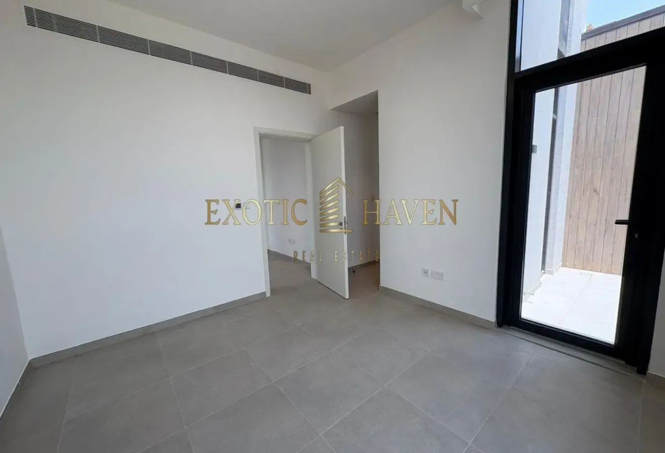 Brand New | Single Row | Ready to Move In