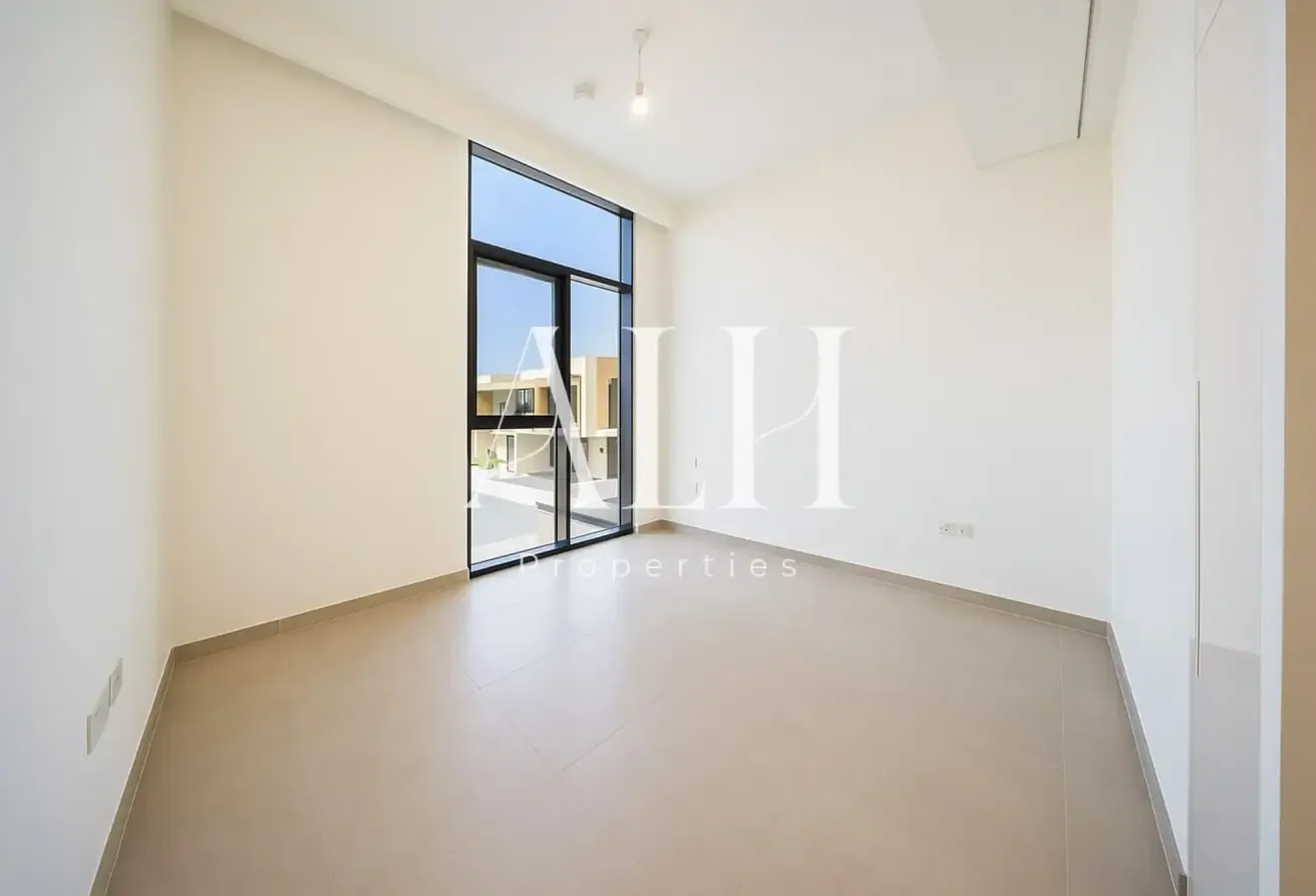 Full Corner G+2 | Large Plot | Kitchen Appliances