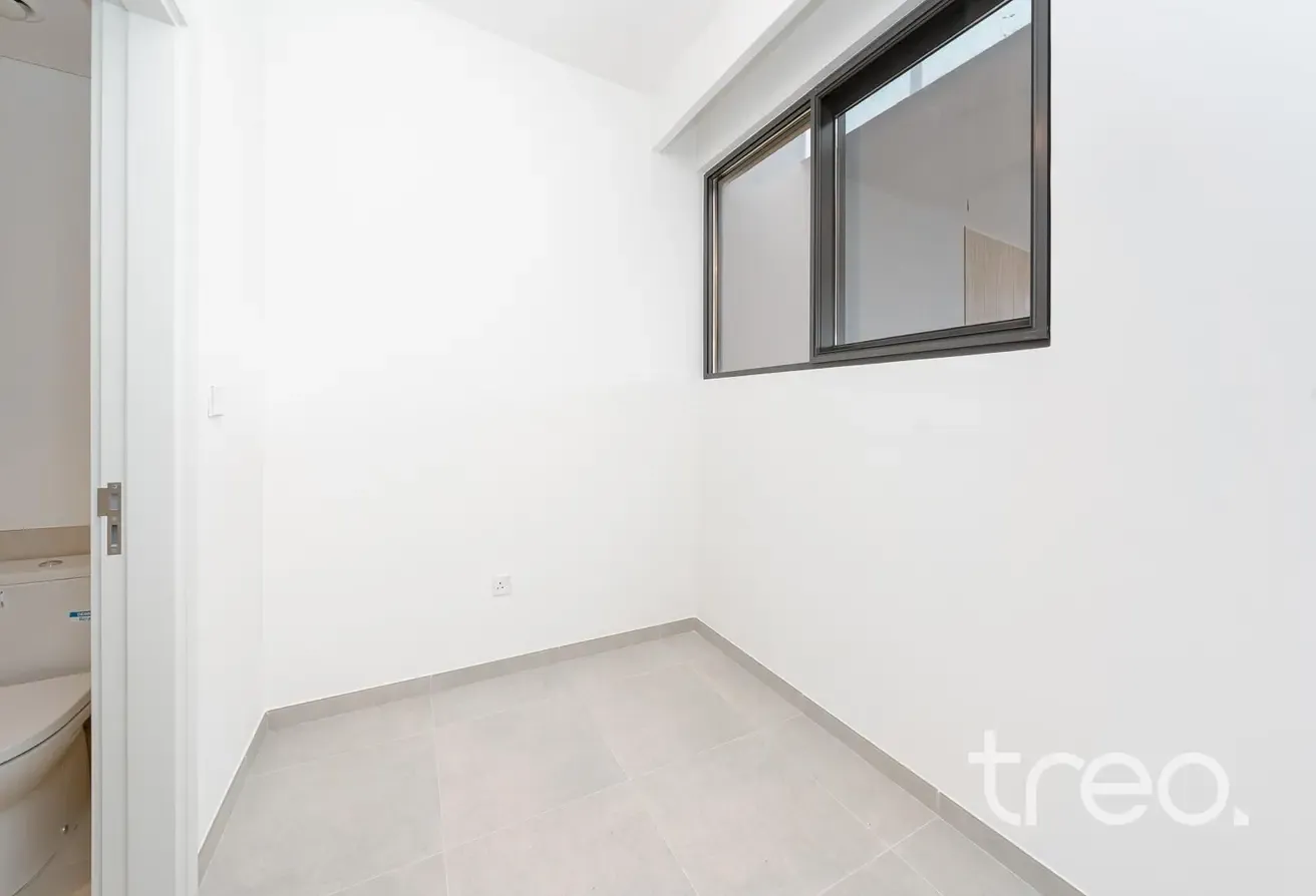 Park & Pool Facing | Single Row | Vacant
