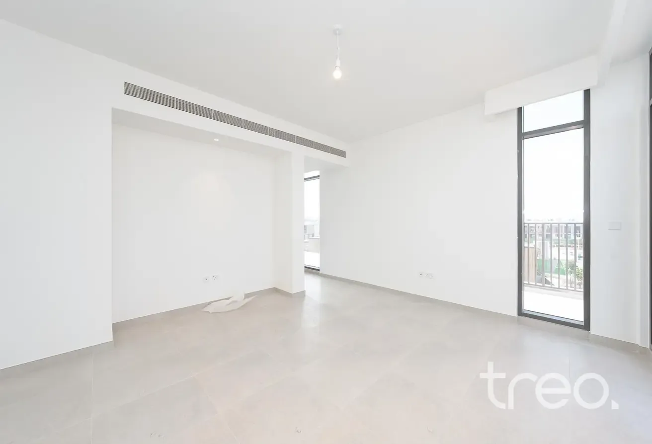 Park & Pool Facing | Single Row | Vacant