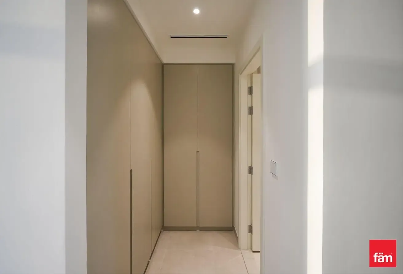 CLOSE TO THE POOL | NEXT TO ENTRANCE | ON PARK