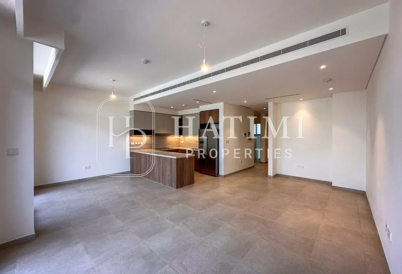 Prime Location | Brand New | Single Row I Stylish