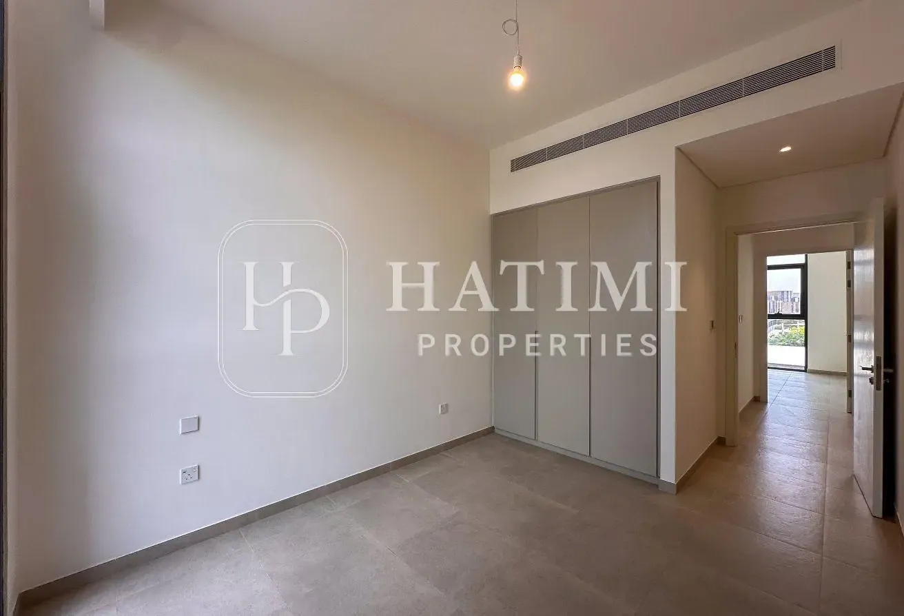 Prime Location | Brand New | Single Row I Stylish