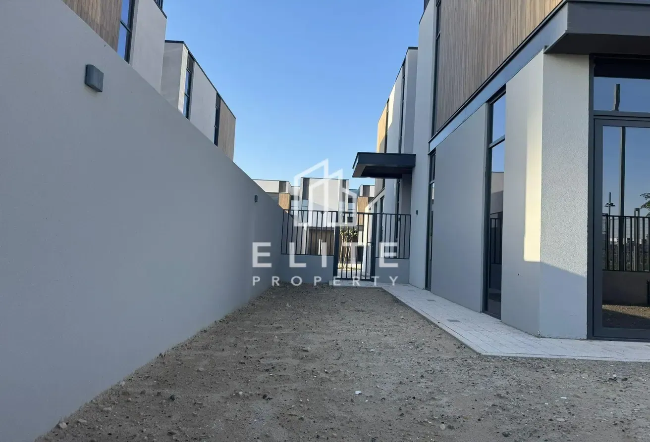 Ready 2 Move | Infront of Park | Vastu Compliant
