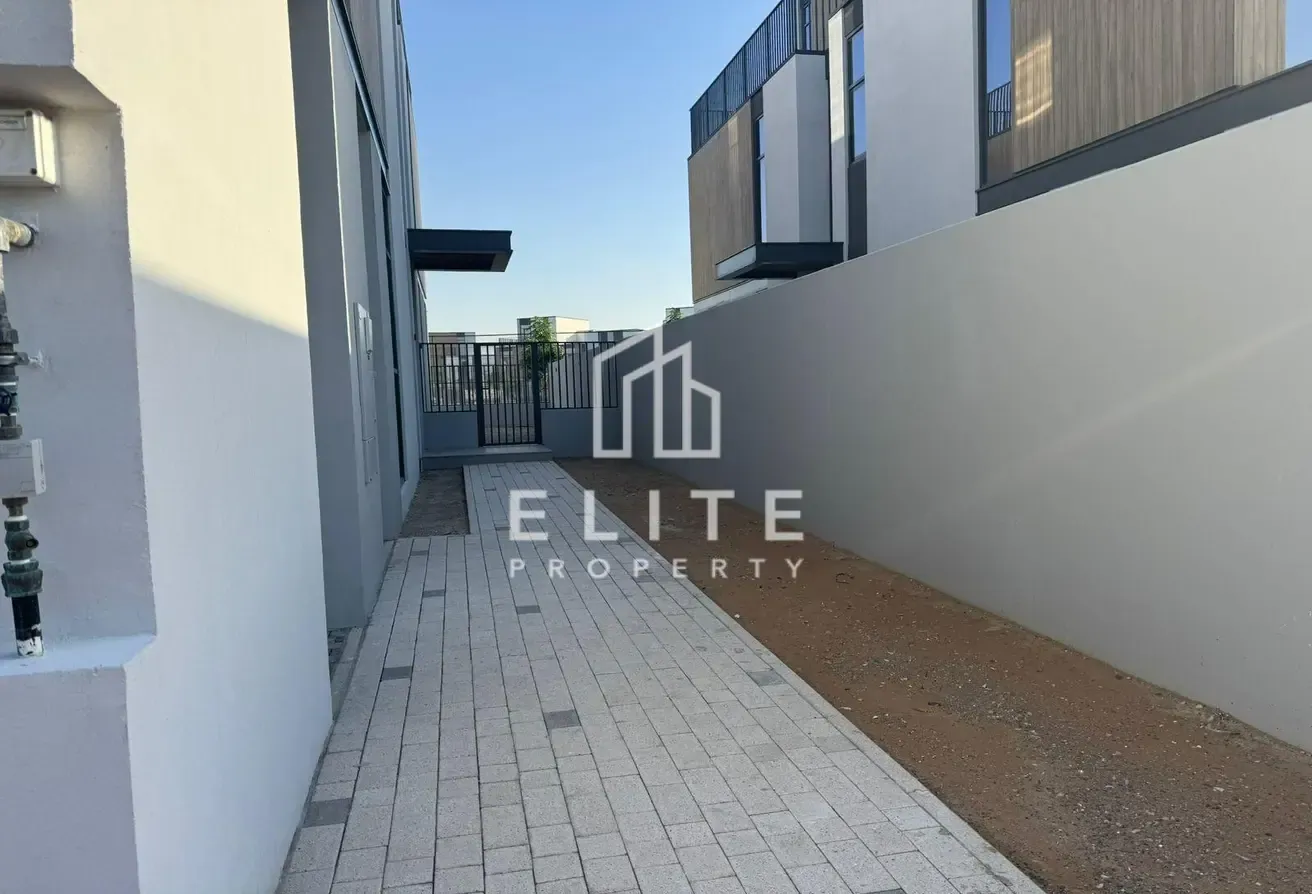 Ready 2 Move | Infront of Park | Vastu Compliant