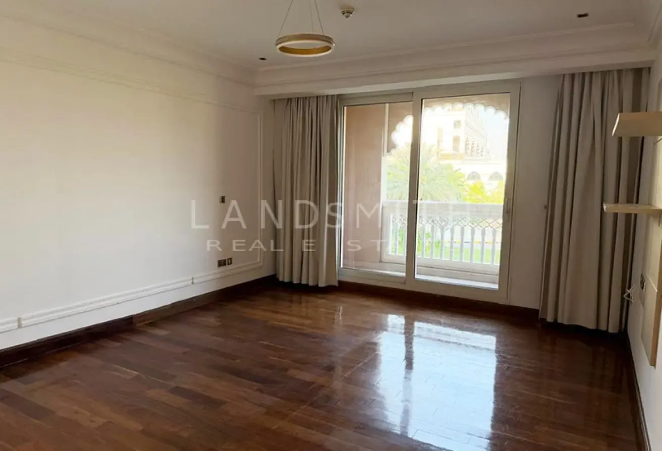 Well Maintained 1BR Apt | Sea and Skyline View