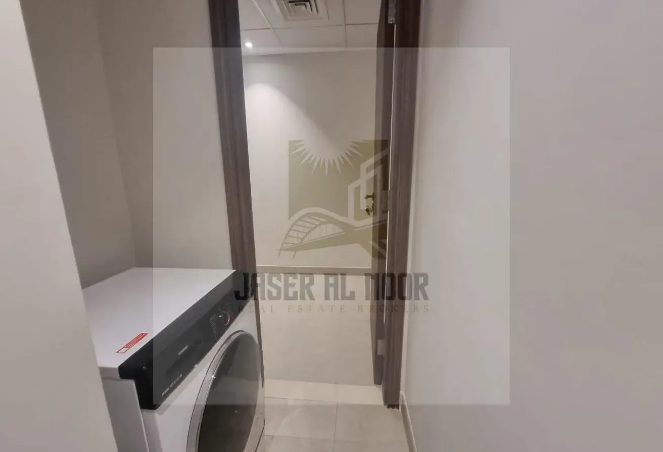 Spacious | Easy Access to Pool | 2 + M Furnished