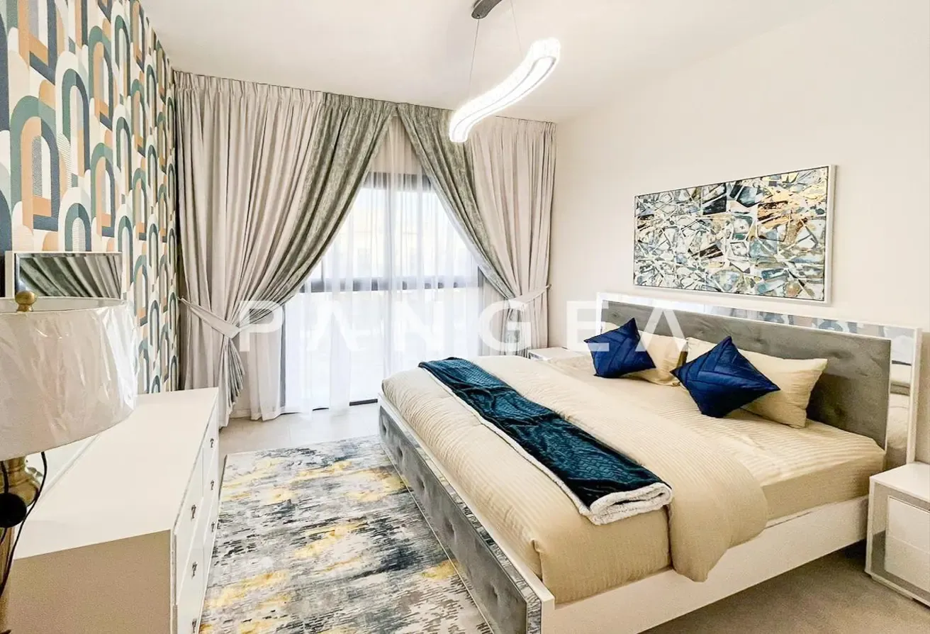 Flexible Cheques |  Corner Unit | Maids Room