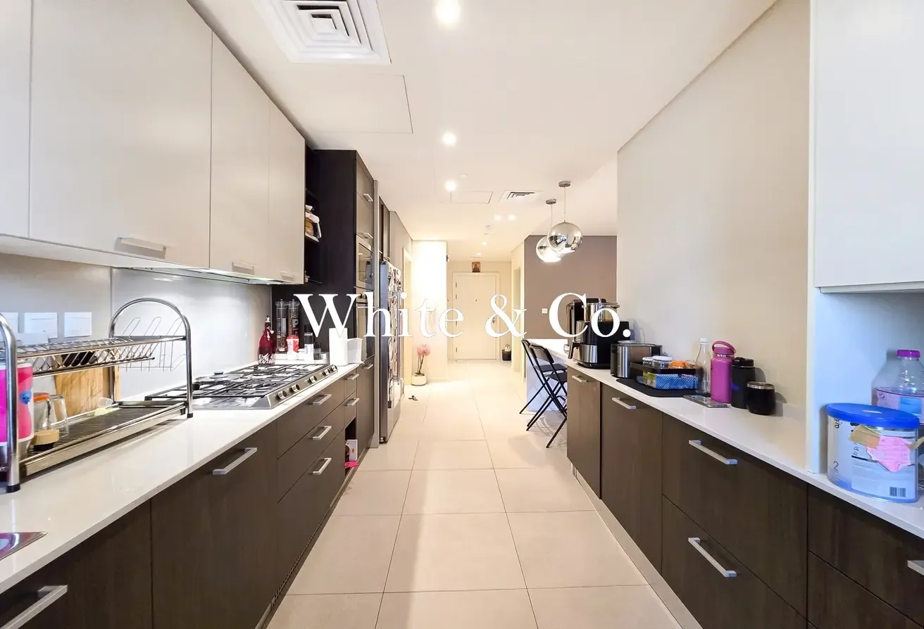 COMMUNITY VIEW | HIGH FLOOR | VACANT NOW