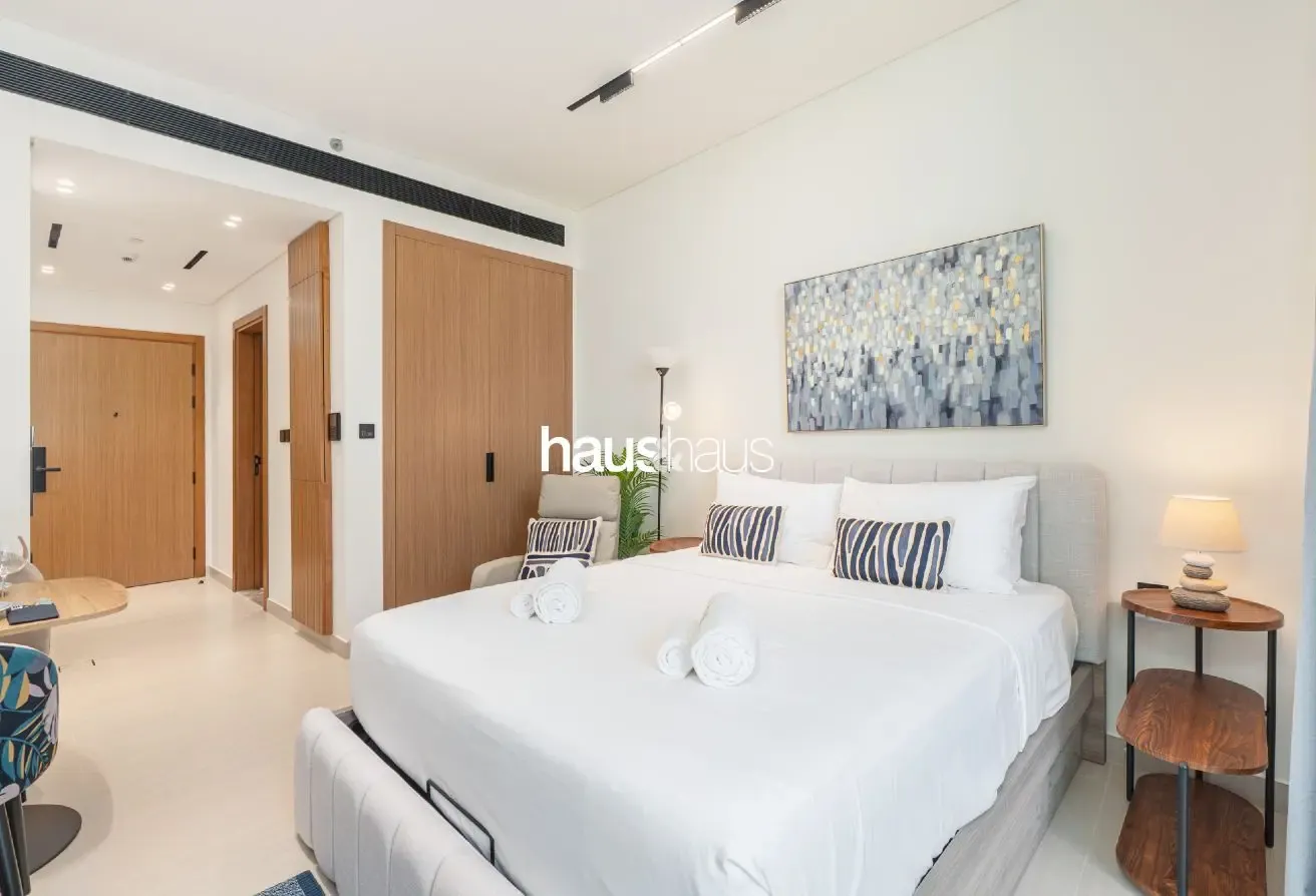 Charming Pool View | Fully Furnished Studio