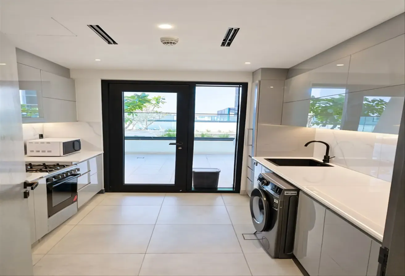 Spacious 2BR | Fully Furnished | Community View
